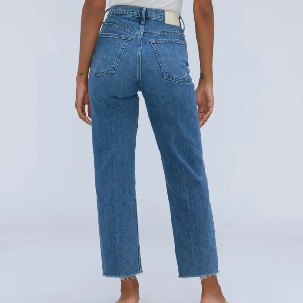 Women’s Organic Cotton High-Rise Jeans - Picture 2 of 4